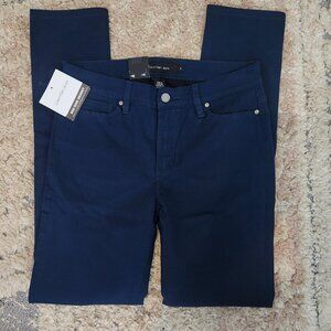 Calvin Klein Pants. NWT. Size 8 Navy Blue. Mid Rise Skinny. Cotton Blend.